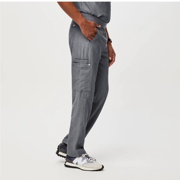 Figs Axim Cargo Scrub Pants - Picture 7 of 7